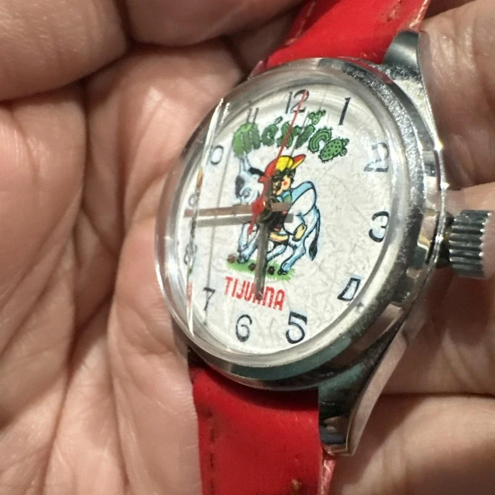 Working VTG 1960 Mexico Tijuana Unisex Watch Dial Manual Wind Red Strap 31mm 6.5